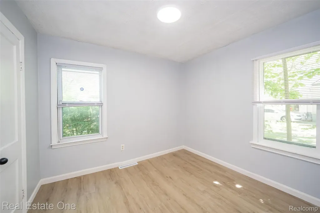 22675 Santa Maria Street Detroit City MI 48219