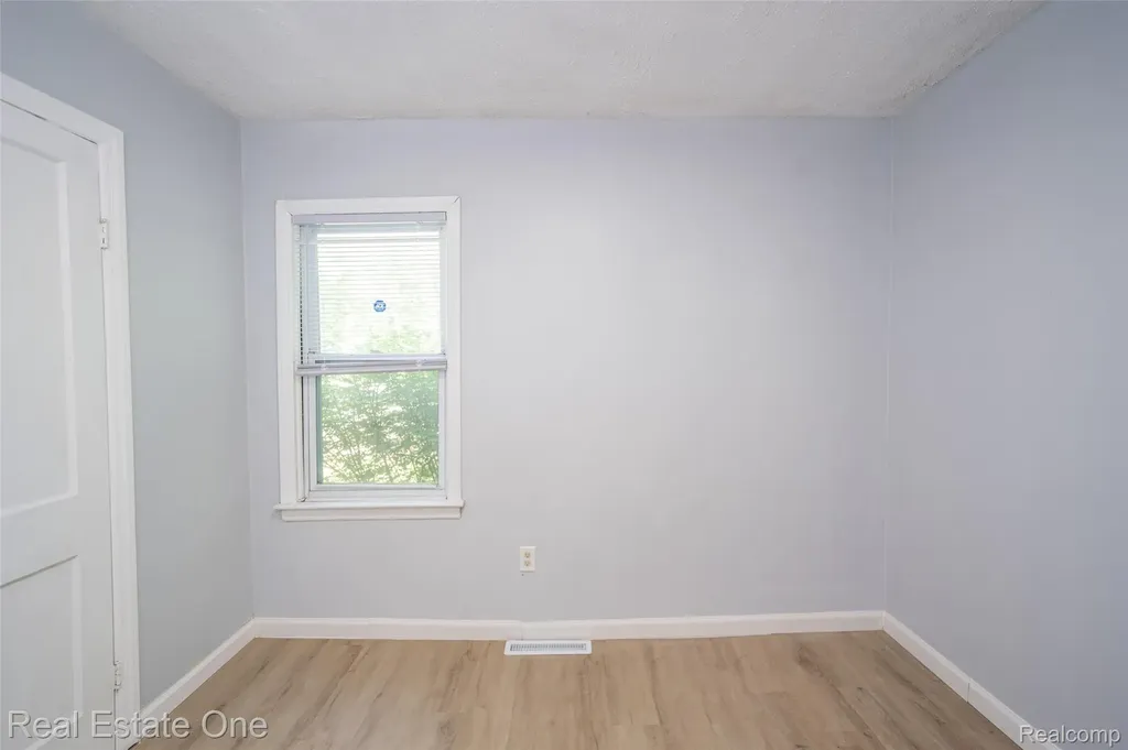 22675 Santa Maria Street Detroit City MI 48219