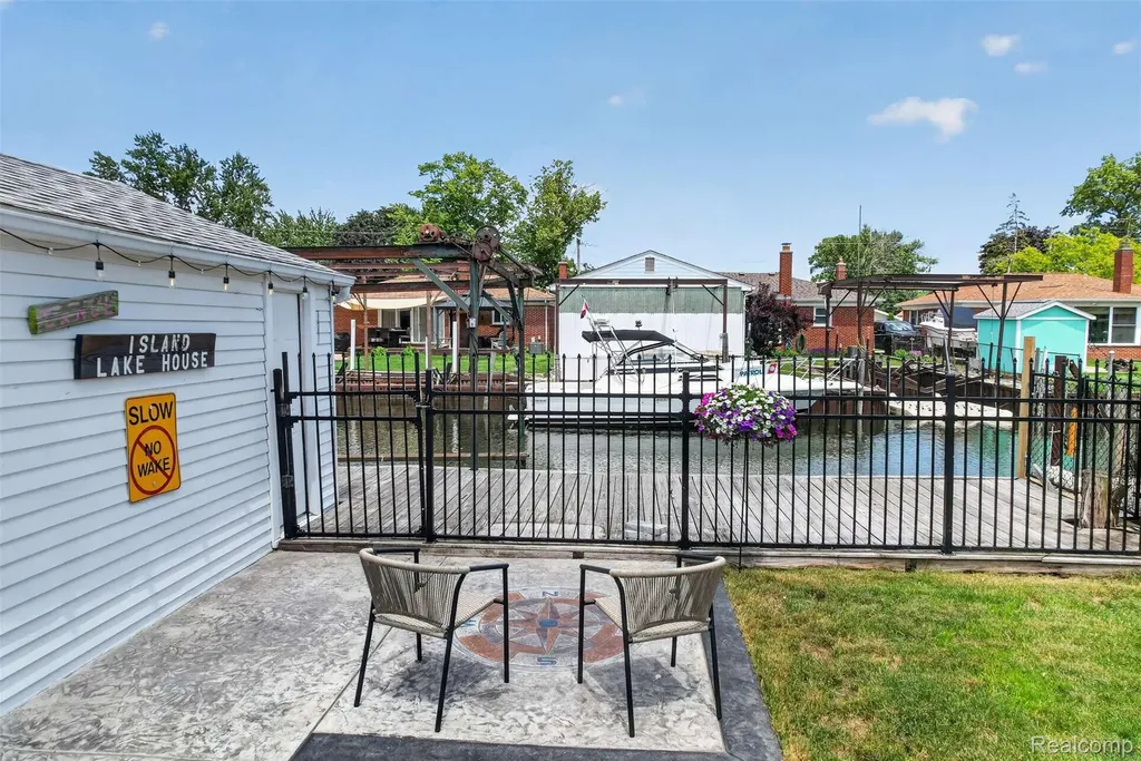 22435 Lange Street St. Clair Shores City MI 48080