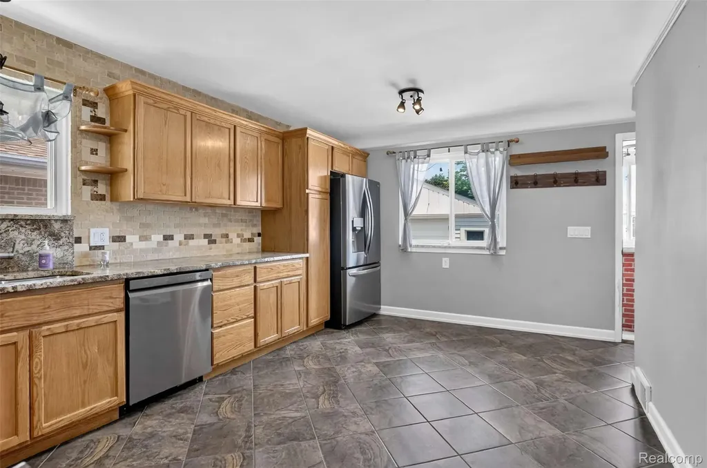 22435 Lange Street St. Clair Shores City MI 48080