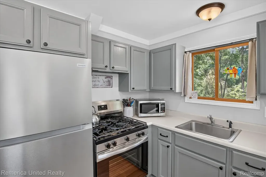 11521 Westshore Drive Putnam Township MI 48169