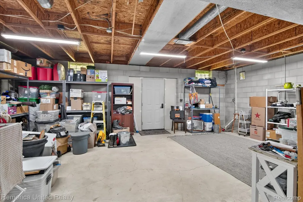 11521 Westshore Drive Putnam Township MI 48169