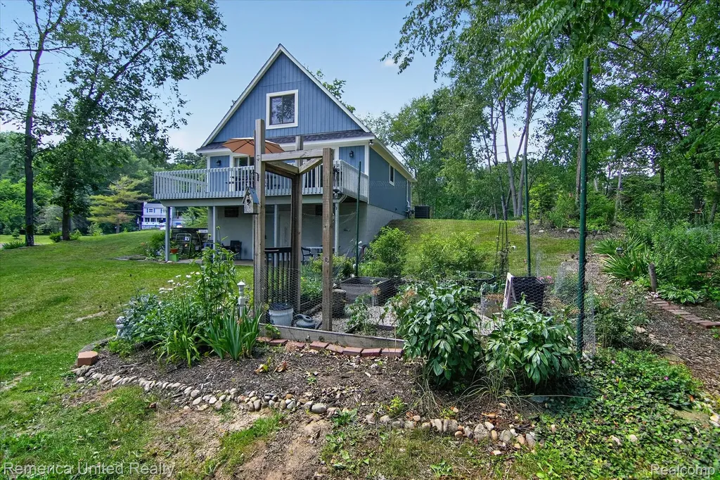 11521 Westshore Drive Putnam Township MI 48169