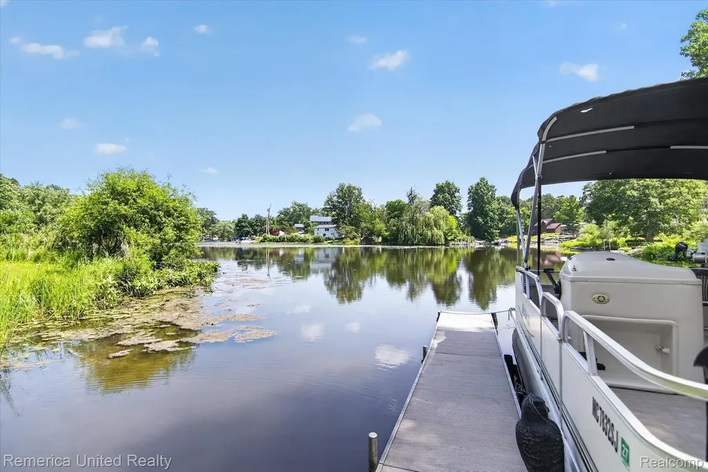 11521 Westshore Drive Putnam Township MI 48169