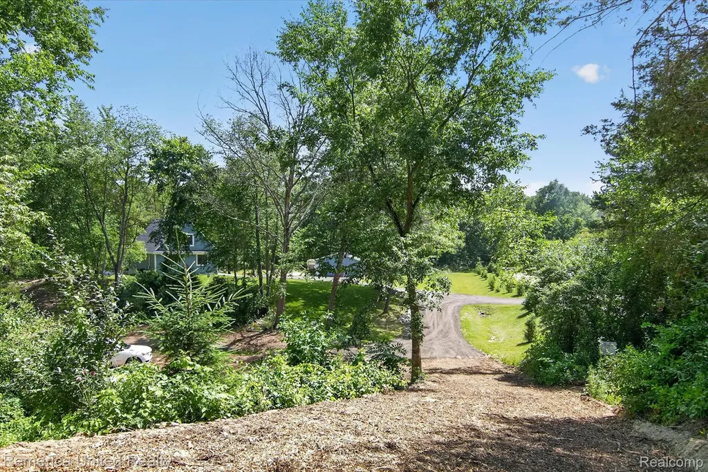11521 Westshore Drive Putnam Township MI 48169
