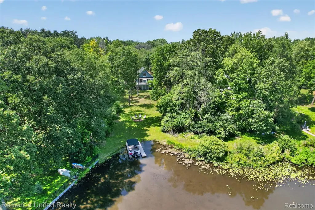 11521 Westshore Drive Putnam Township MI 48169