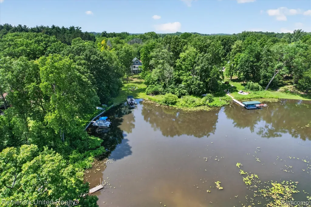 11521 Westshore Drive Putnam Township MI 48169