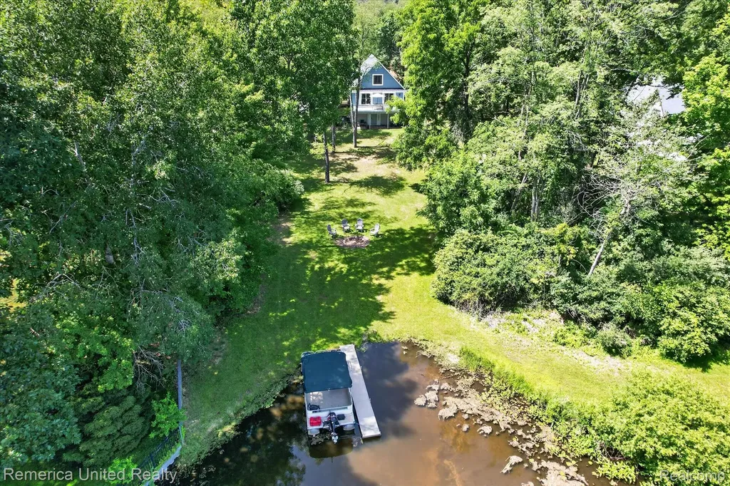 11521 Westshore Drive Putnam Township MI 48169