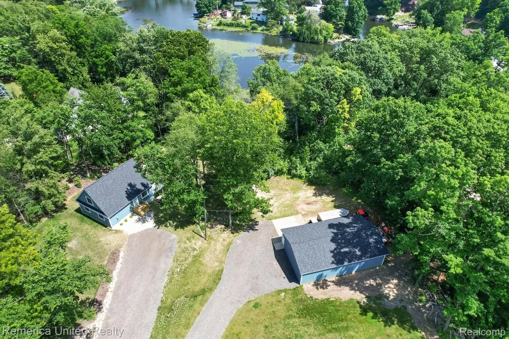 11521 Westshore Drive Putnam Township MI 48169