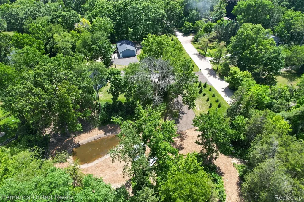 11521 Westshore Drive Putnam Township MI 48169
