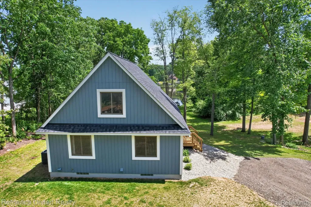 11521 Westshore Drive Putnam Township MI 48169