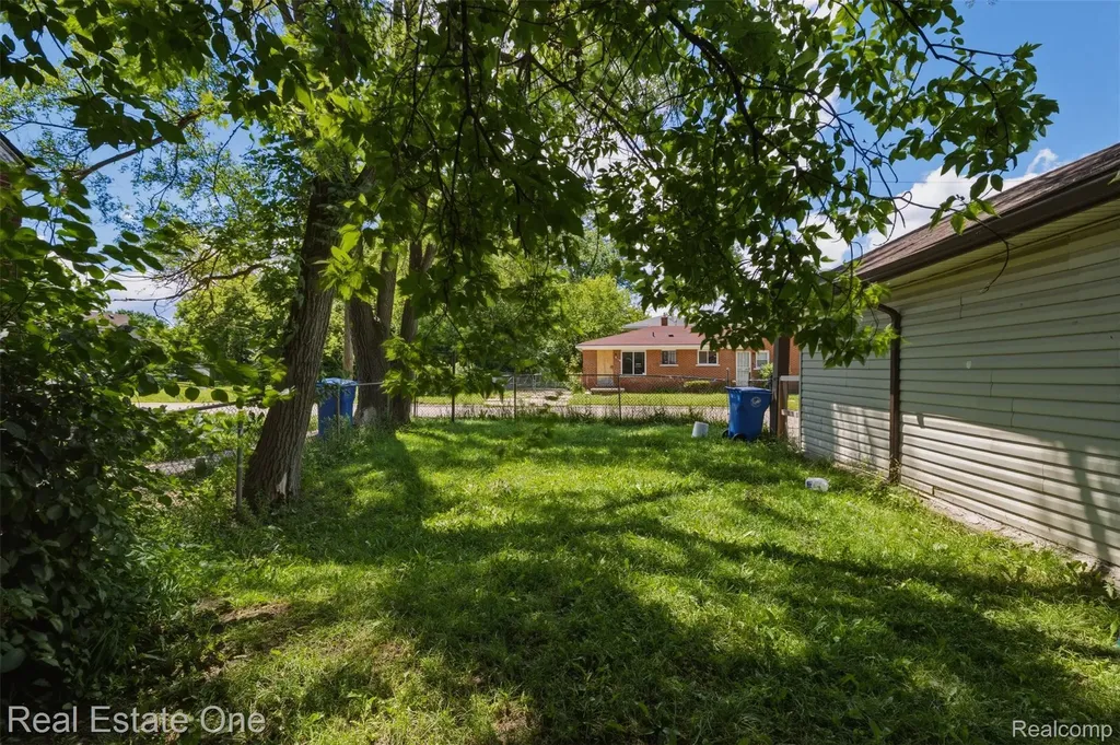 28151 Cherry Street Inkster City MI 48141