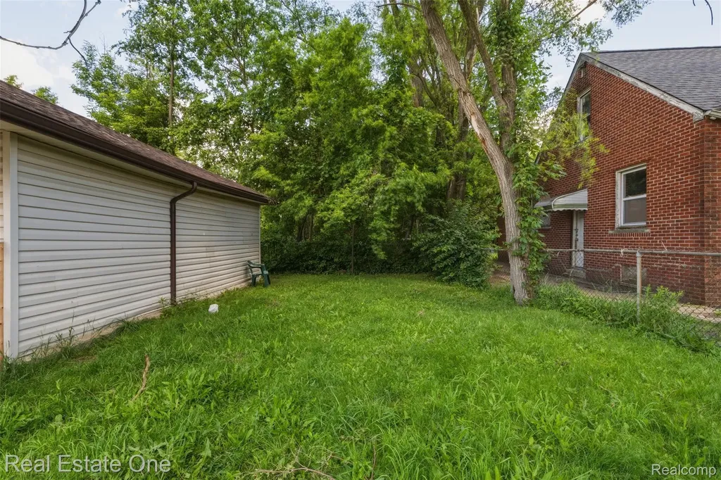 28151 Cherry Street Inkster City MI 48141