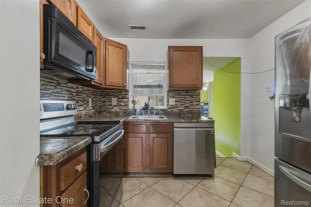 28151 Cherry Street Inkster City MI 48141