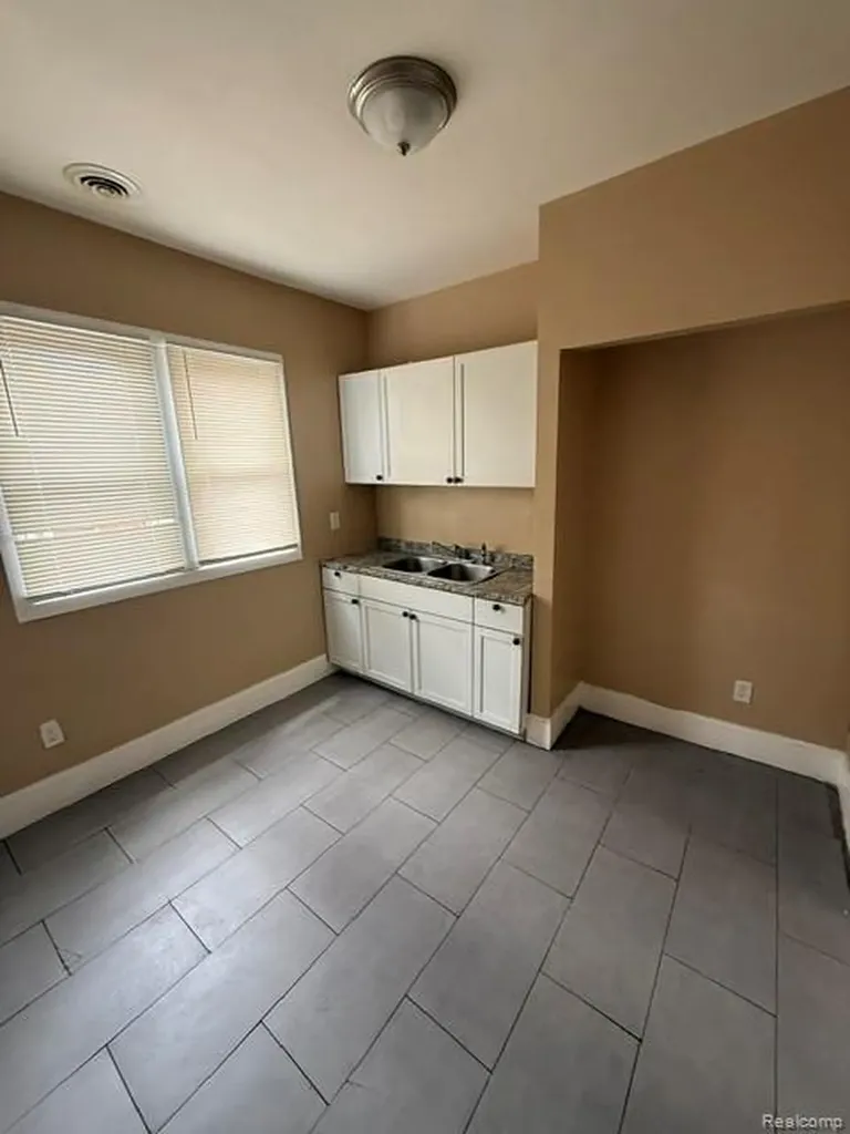 15853 Washburn Street Detroit City MI 48238