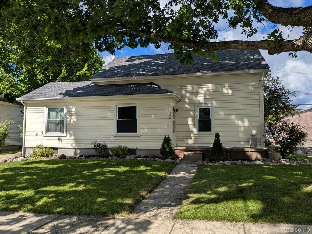 300 Bristol Street S Almont Village MI 48003