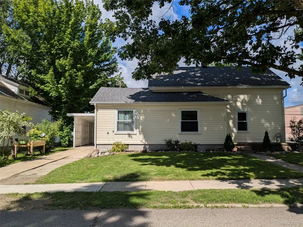 300 Bristol Street S Almont Village MI 48003