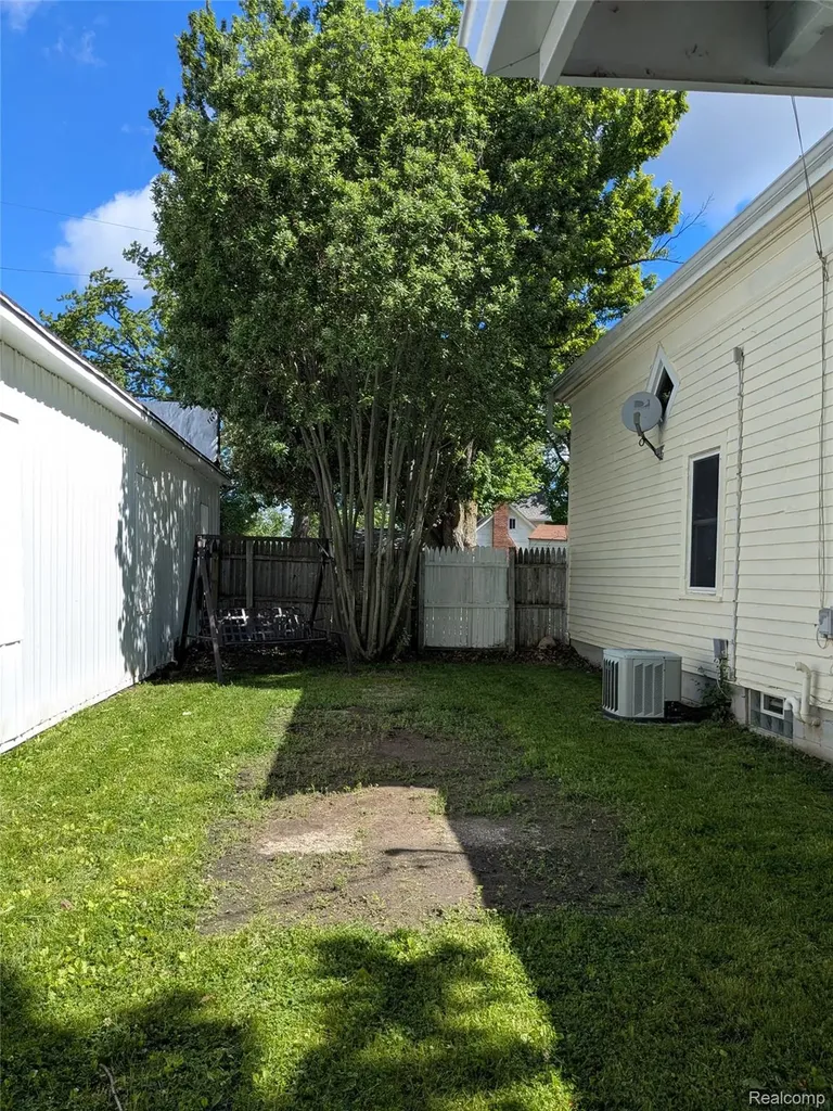 300 Bristol Street S Almont Village MI 48003