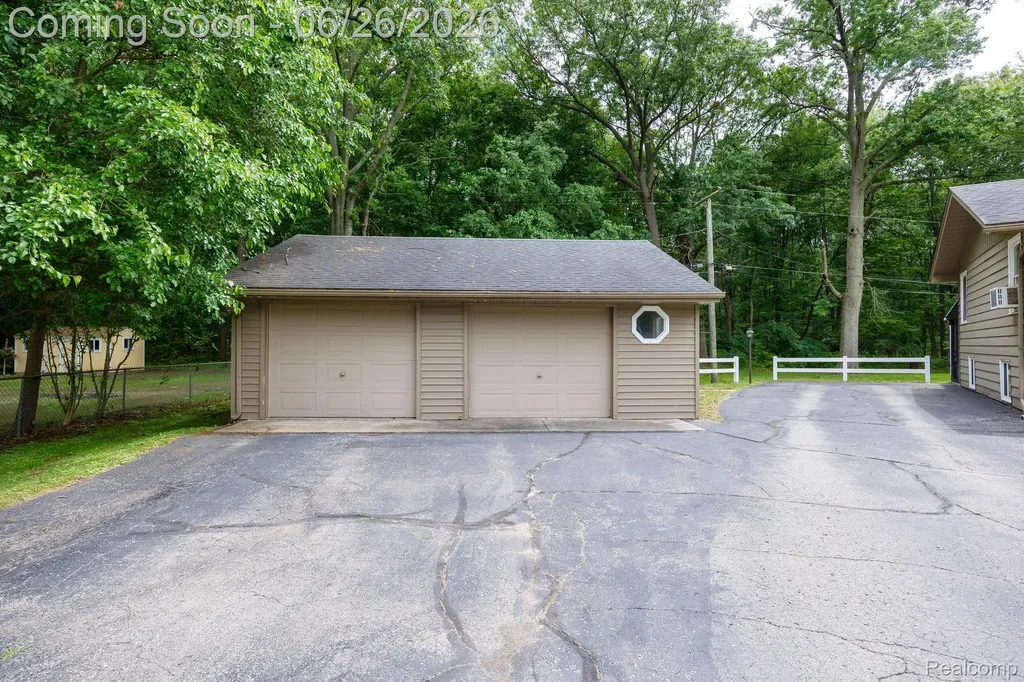 24193 Kraft Place Brownstown Charter Township MI 48174