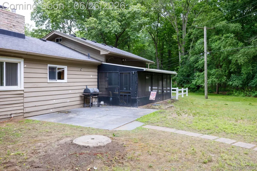 24193 Kraft Place Brownstown Charter Township MI 48174