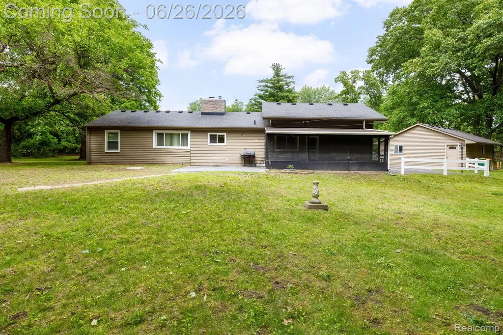24193 Kraft Place Brownstown Charter Township MI 48174