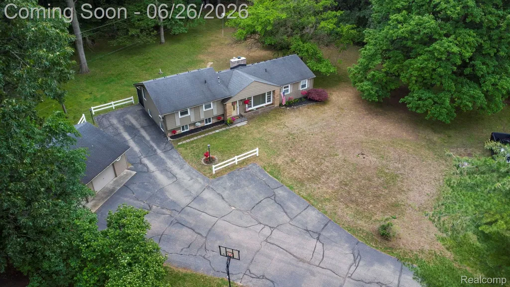 24193 Kraft Place Brownstown Charter Township MI 48174