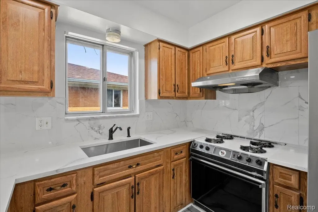 3535 Hein Drive Sterling Heights City MI 48310