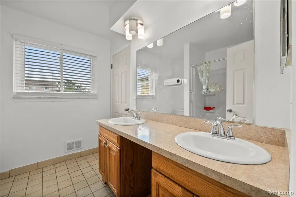 3535 Hein Drive Sterling Heights City MI 48310