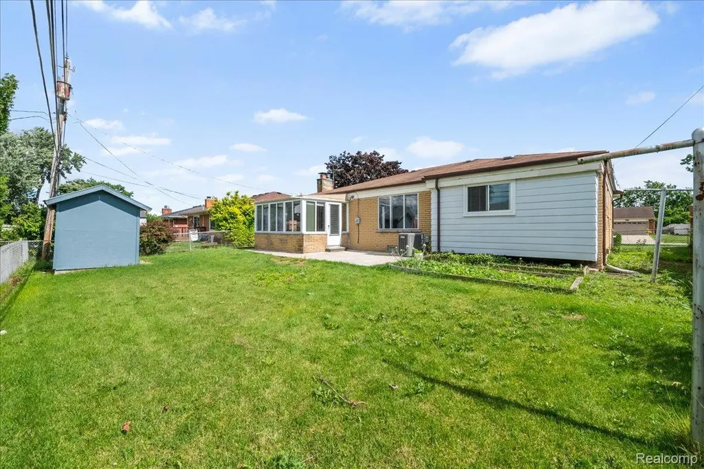 3535 Hein Drive Sterling Heights City MI 48310