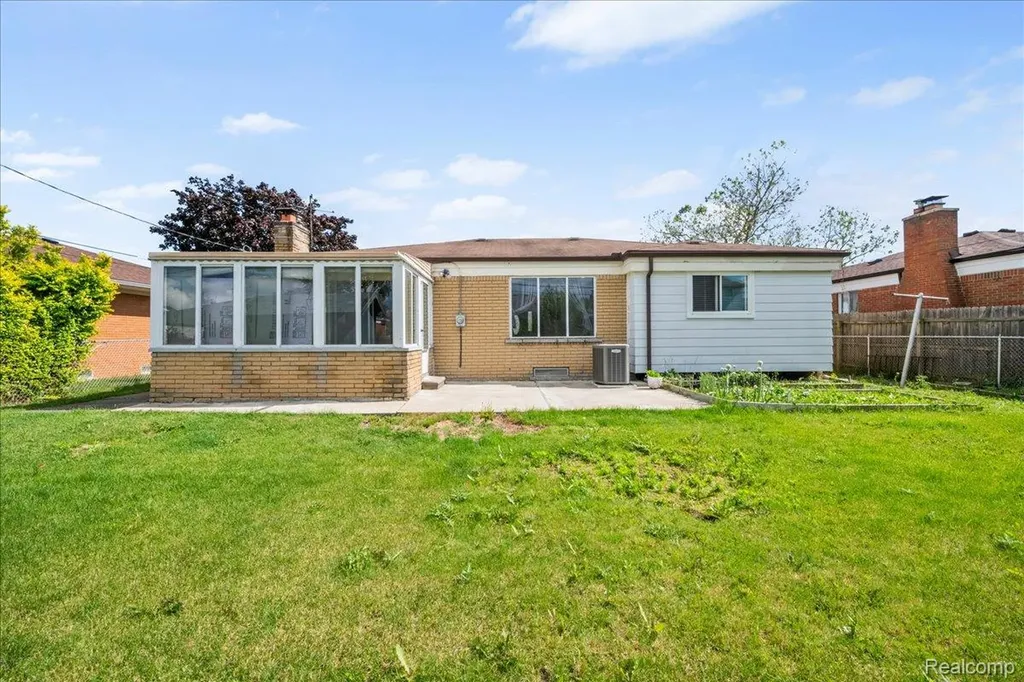 3535 Hein Drive Sterling Heights City MI 48310
