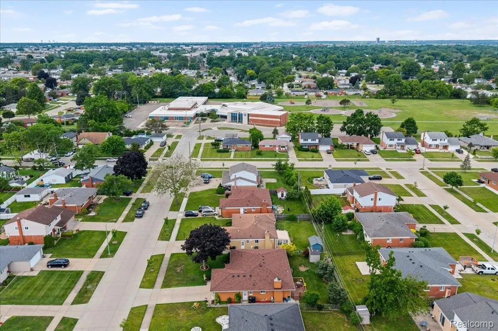 3535 Hein Drive Sterling Heights City MI 48310