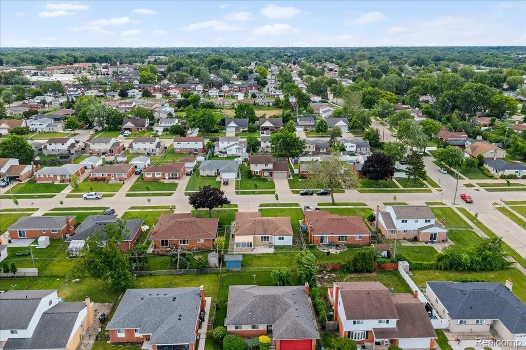 3535 Hein Drive Sterling Heights City MI 48310