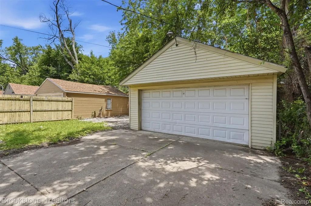 18034 Lesure Street Detroit City MI 48235