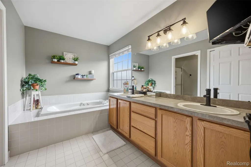 11682 Heatherwood Circle Taylor City MI 48180