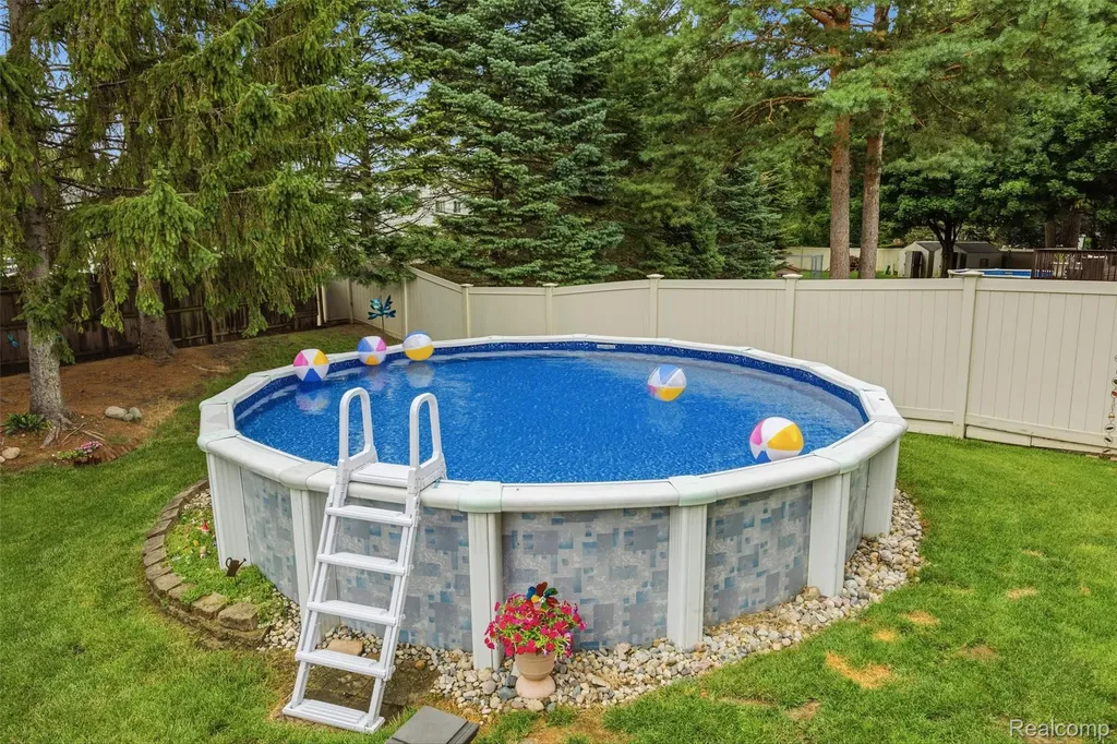 11682 Heatherwood Circle Taylor City MI 48180