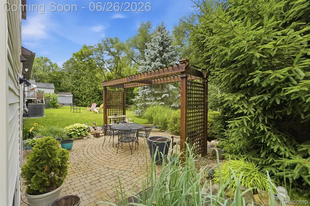 88 Luella Avenue Scio Township MI 48103