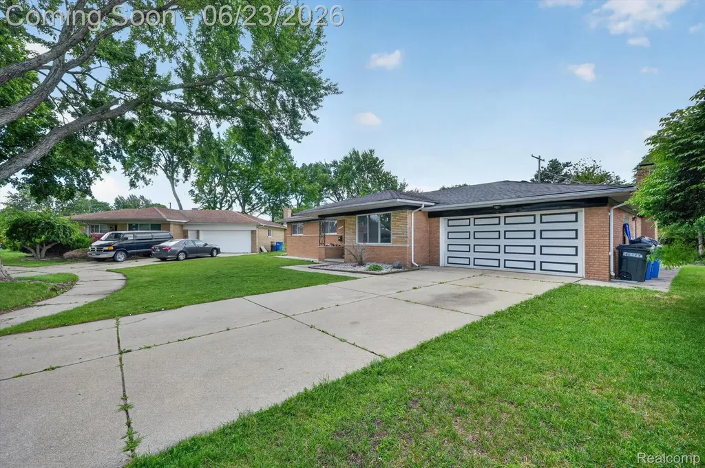 29101 Campbell Drive Warren City MI 48093