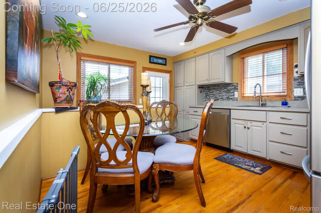 220 Winry Drive Rochester Hills City MI 48307