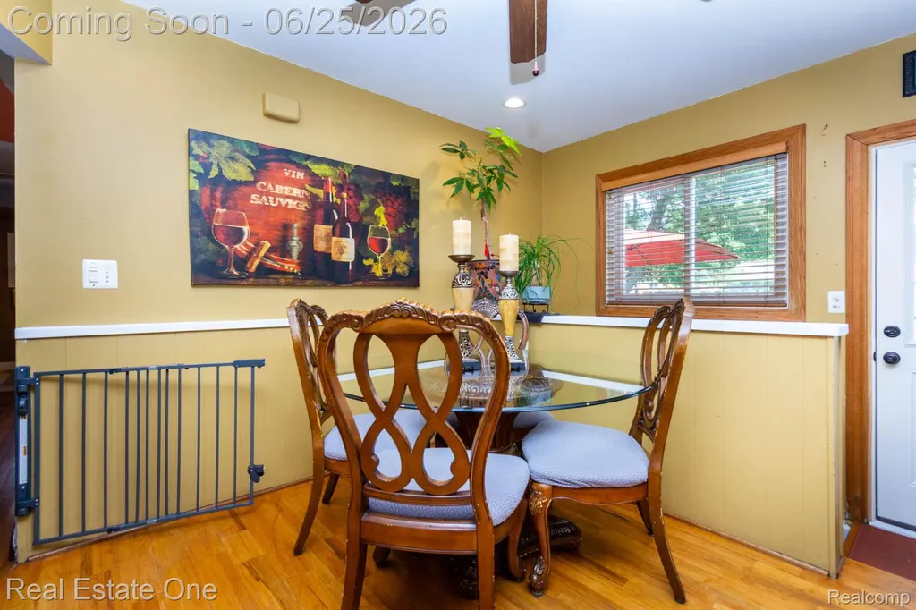 220 Winry Drive Rochester Hills City MI 48307