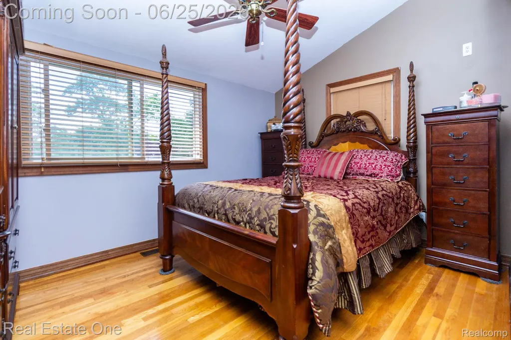 220 Winry Drive Rochester Hills City MI 48307