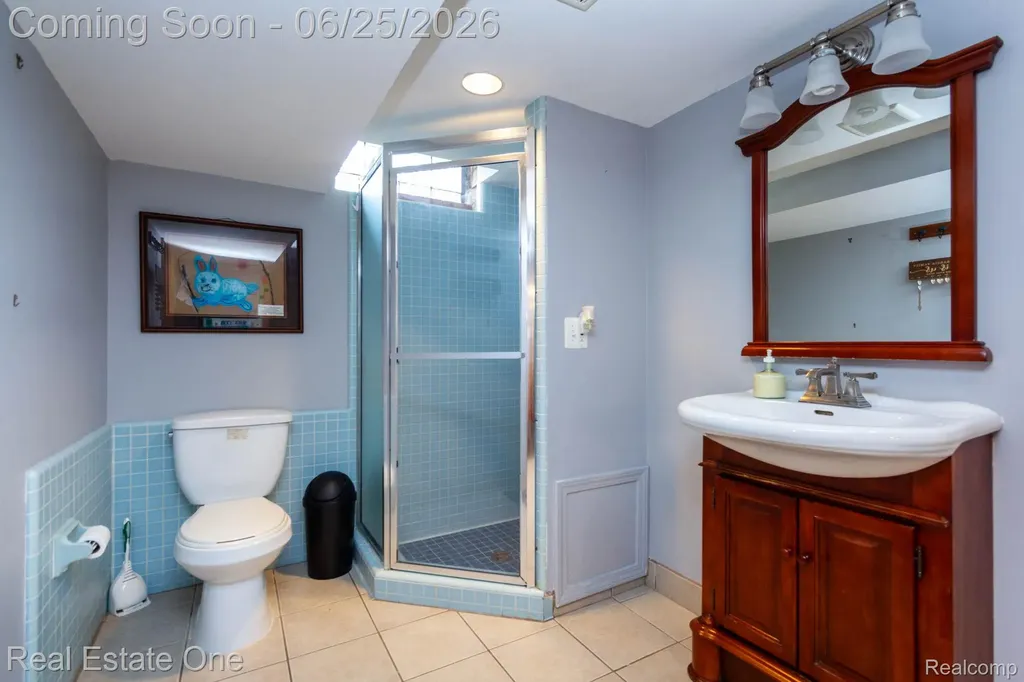 220 Winry Drive Rochester Hills City MI 48307