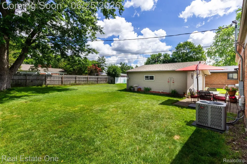 220 Winry Drive Rochester Hills City MI 48307