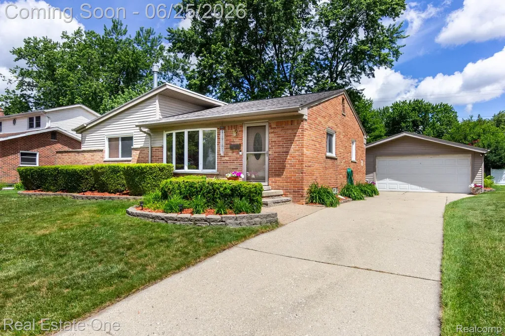 220 Winry Drive Rochester Hills City MI 48307