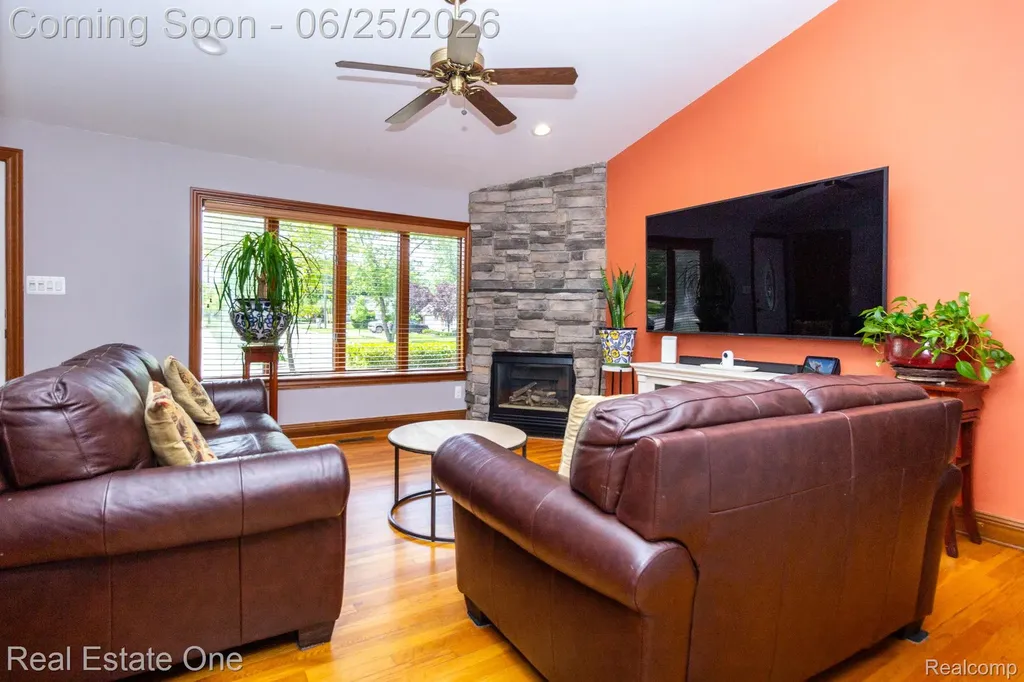 220 Winry Drive Rochester Hills City MI 48307
