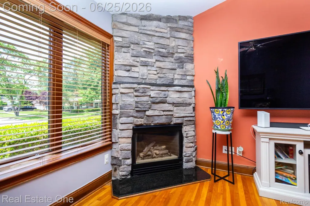 220 Winry Drive Rochester Hills City MI 48307