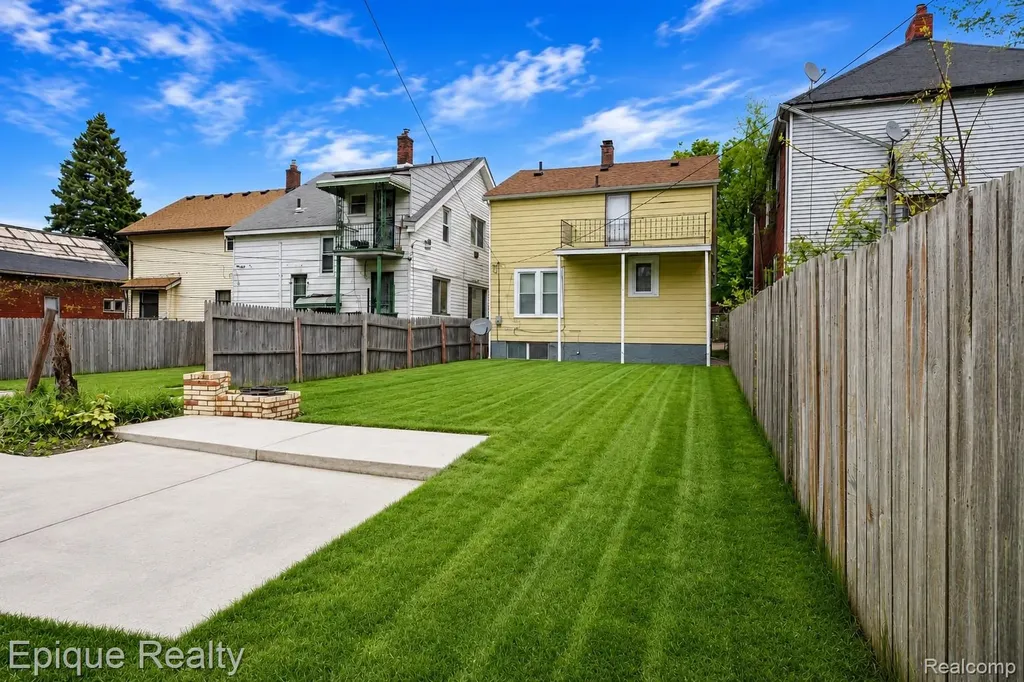 5045 Fairview Street Detroit City MI 48213