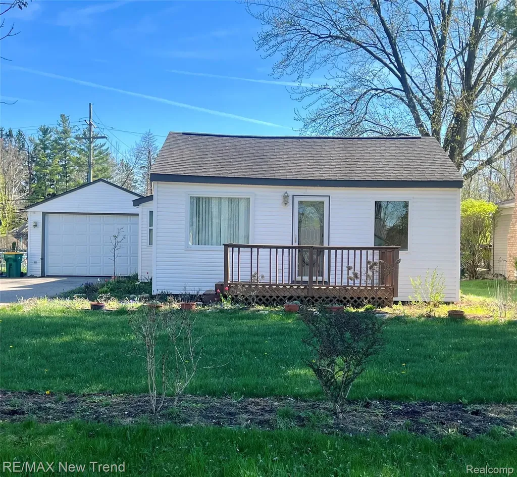 33503 Stocker Street Farmington Hills City MI 48335