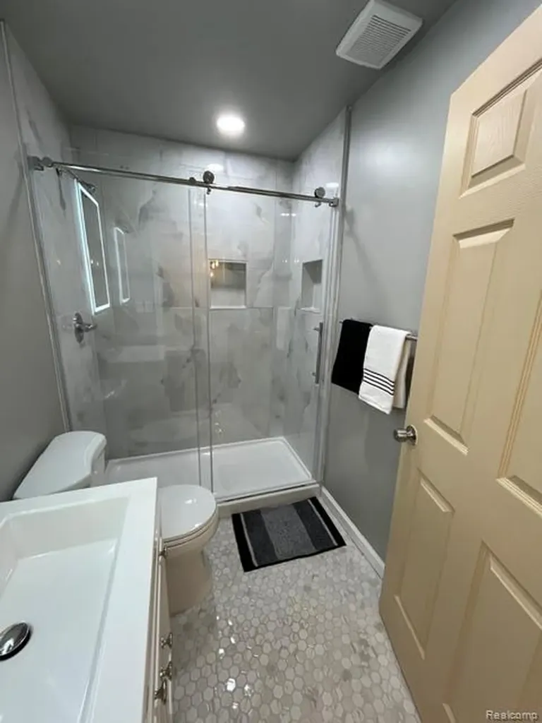 14250 Inkster Road Redford Charter Township MI 48239