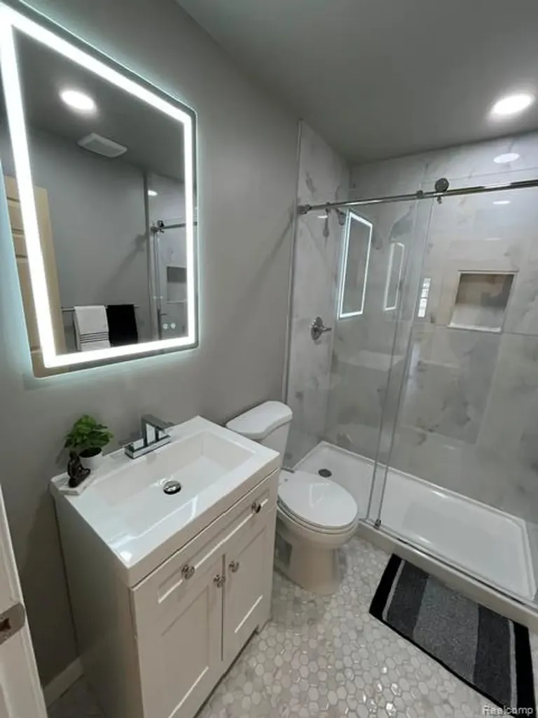 14250 Inkster Road Redford Charter Township MI 48239
