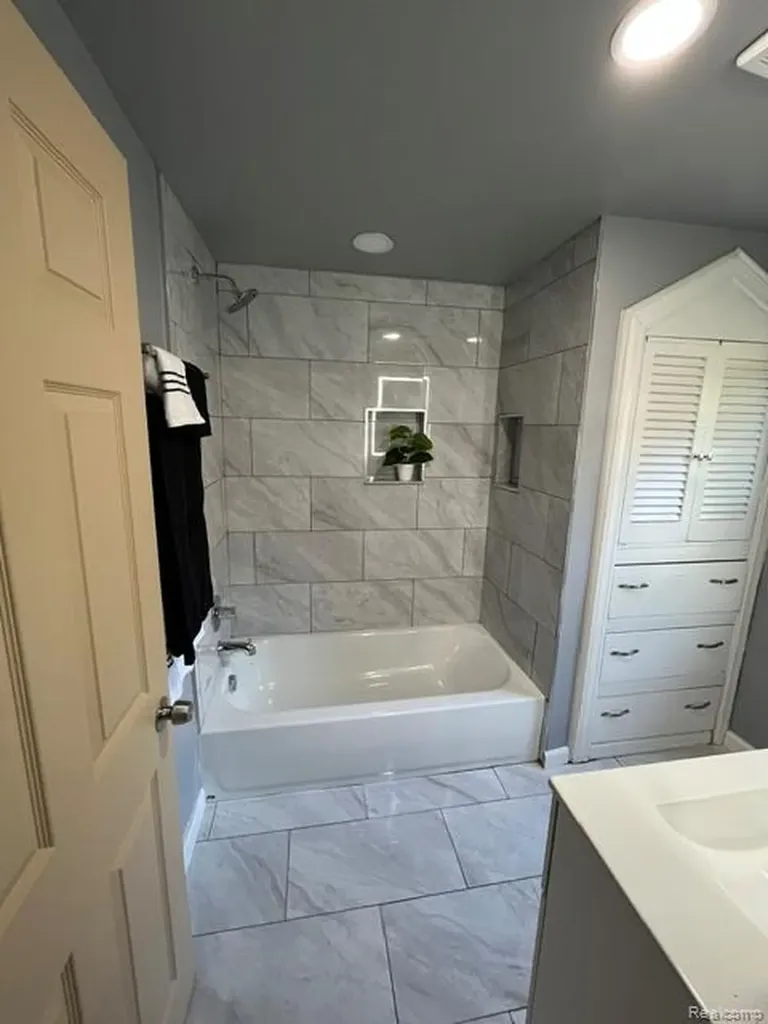 14250 Inkster Road Redford Charter Township MI 48239
